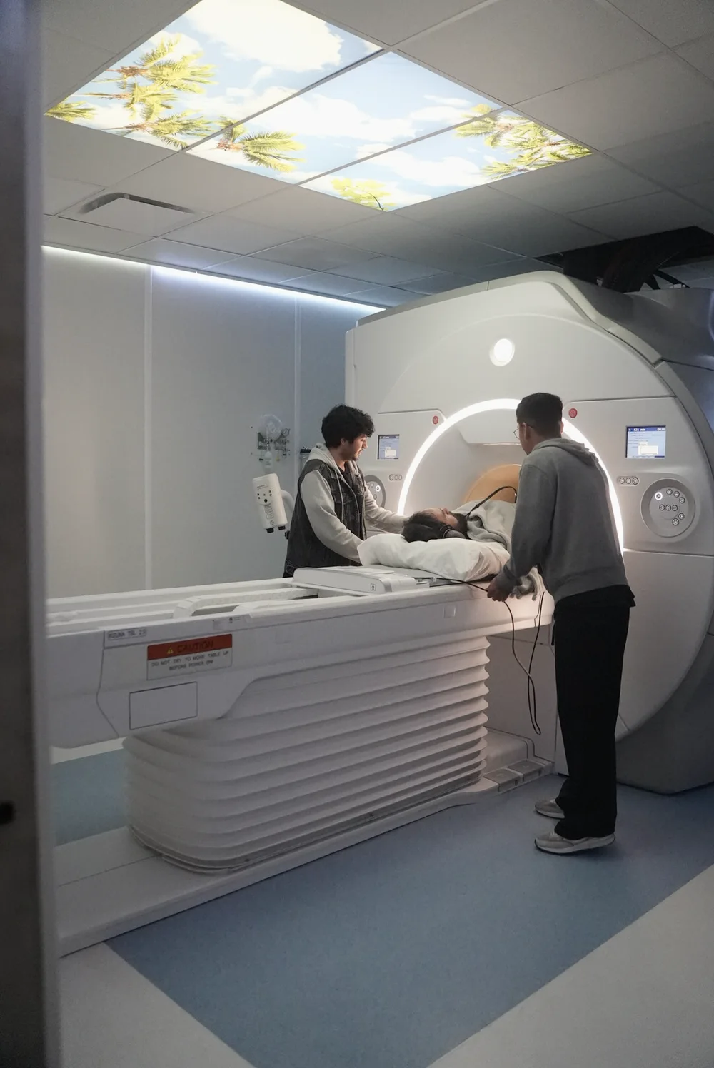 Atención al paciente durante un estudio de resonancia en MRI Tijuana